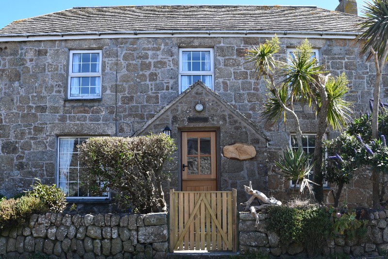 Dolphins Holiday Self Catering Isles of Scilly